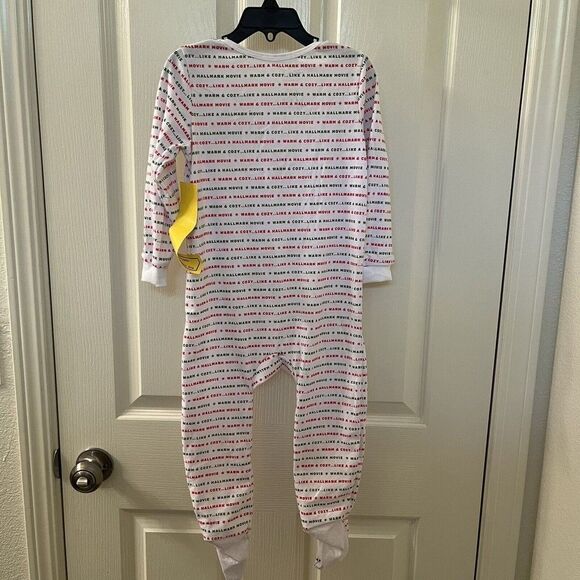 Hallmark Movie Channel Kids Footed Pajamas Footie Christmas Size 3T NWT - Picture 8 of 11